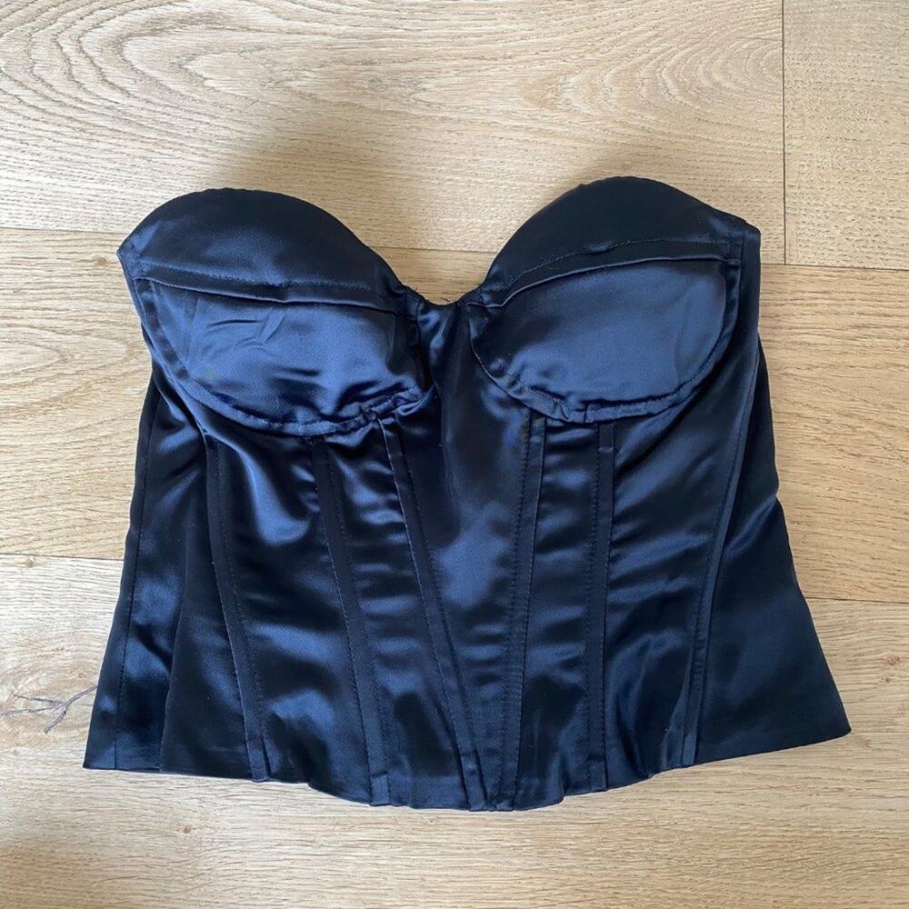 Boohoo Strapless Bustier with Light Padding in Black